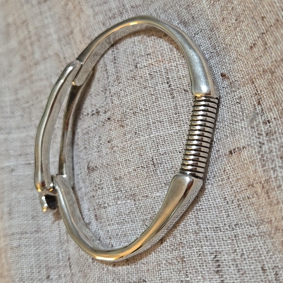 Uno de 50 latch hook silver bracelet - Picture 3 of 7